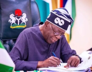 Federal workers demand ₦300,000 minimum wage from Tinubu