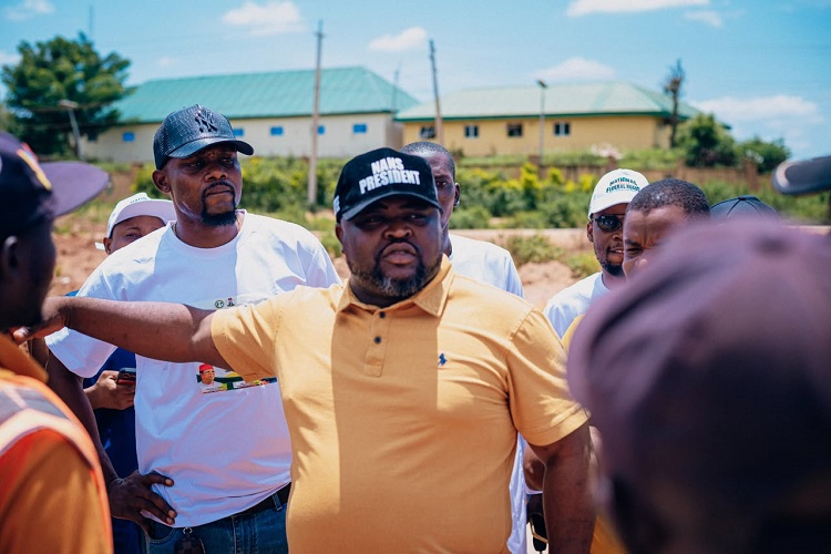 NANS officials inspecting a federal road serving tertiary institutions
