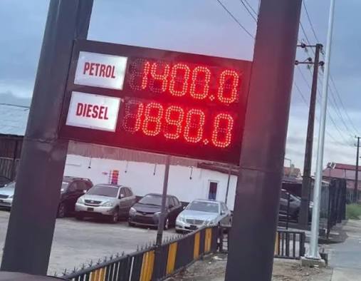 Petrol selling above ₦1,400 per litre at a filling station in Oyo State