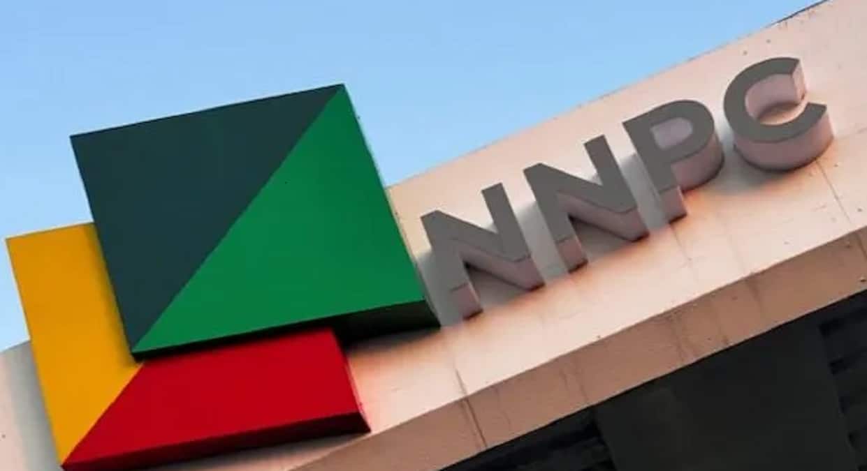 NNPC filling station as petrol price rises to ₦1,405 per litre