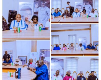 Uvwie Consultative Forum leaders during a courtesy visit to Delta State Governor Sheriff Oborevwori in Osubi.